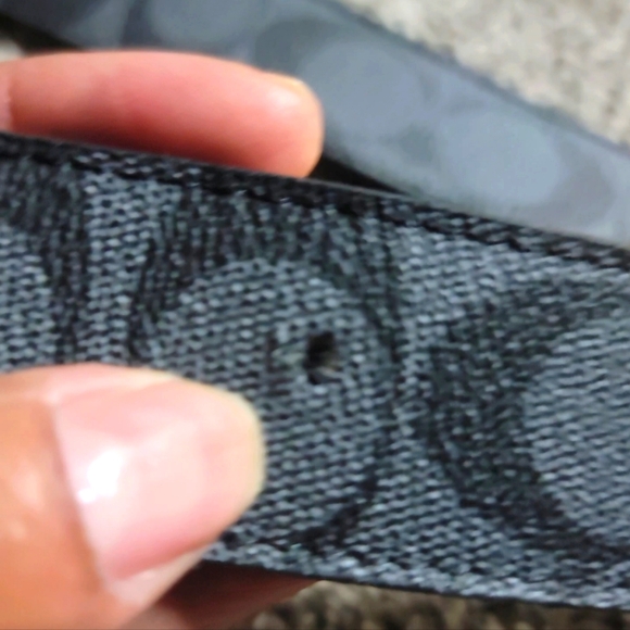 Pre-loved unisex reversible coach belt:black and gray sz xl - Picture 2 of 9